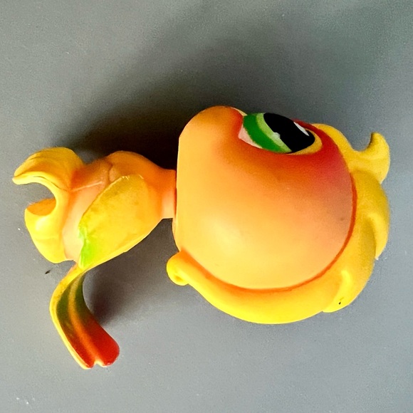 2006 LPS Turtle #119, Cockatoo #120 includes a lei accessory and palm tree - Picture 5 of 11